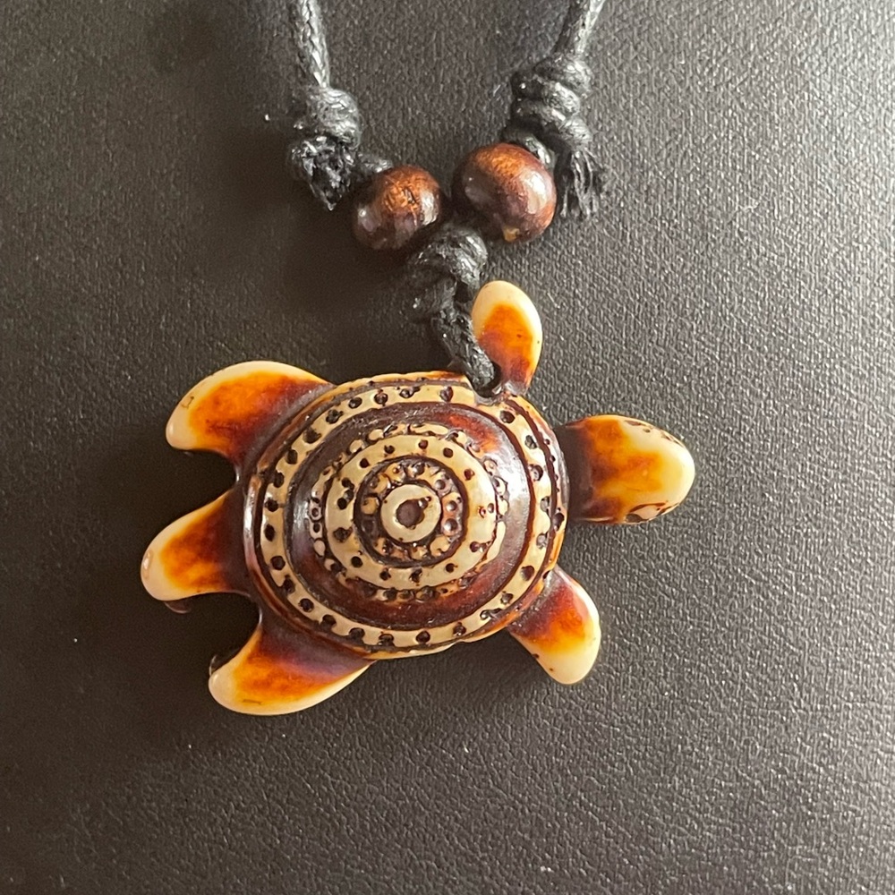 Adjustable black rope sea turtle women necklace